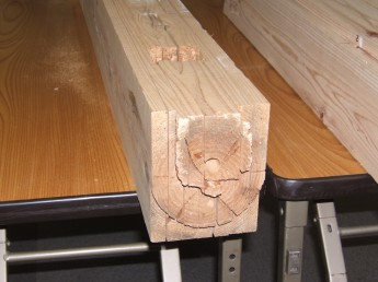 高温乾燥による木材の内部割れ